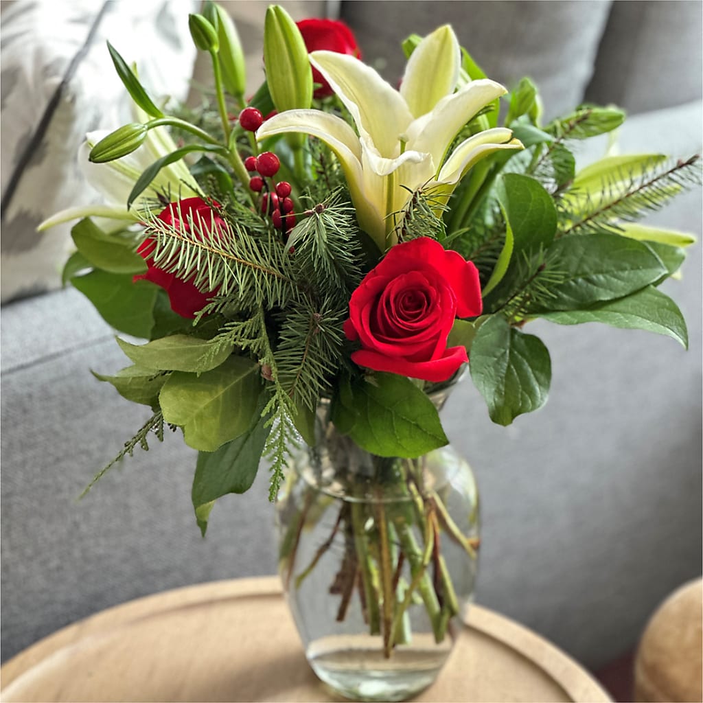 Sparkling Snowflakes Bouquet – HOORAY'S FROM HOLLYWOOD, Hollywood FL