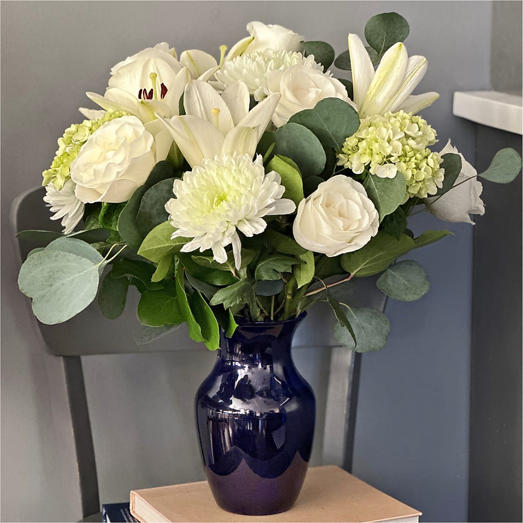 Snowy Dreams Bouquet – HOORAY'S FROM HOLLYWOOD, Hollywood FL