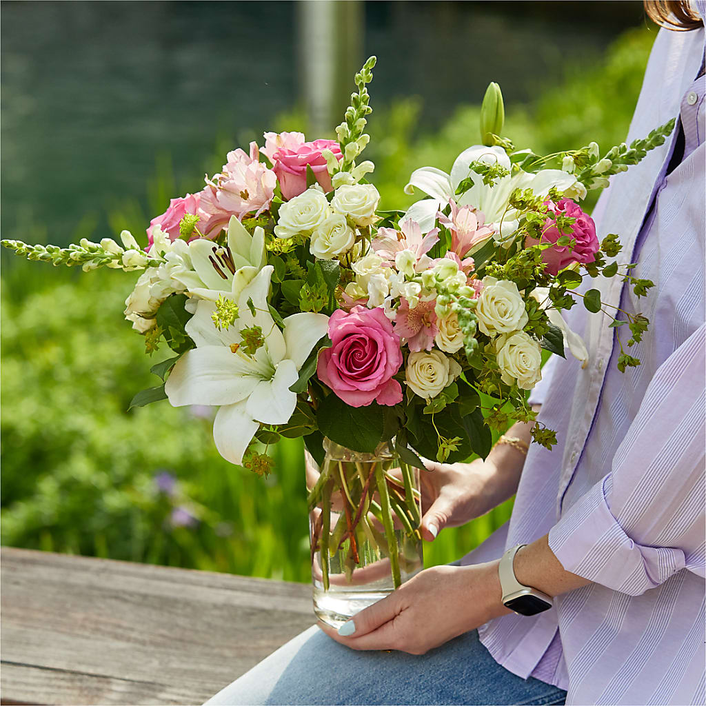 Fondly Bouquet – HOORAY'S FROM HOLLYWOOD, Hollywood FL